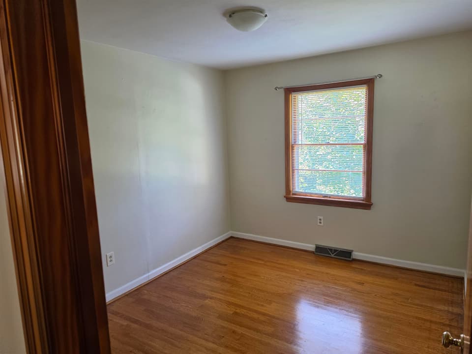 915 Church Street, photo 17 of 28