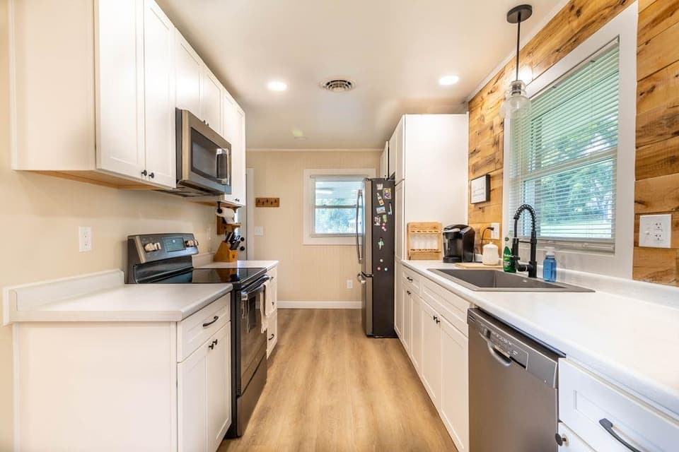 1380 Rigby Street, photo 21 of 32