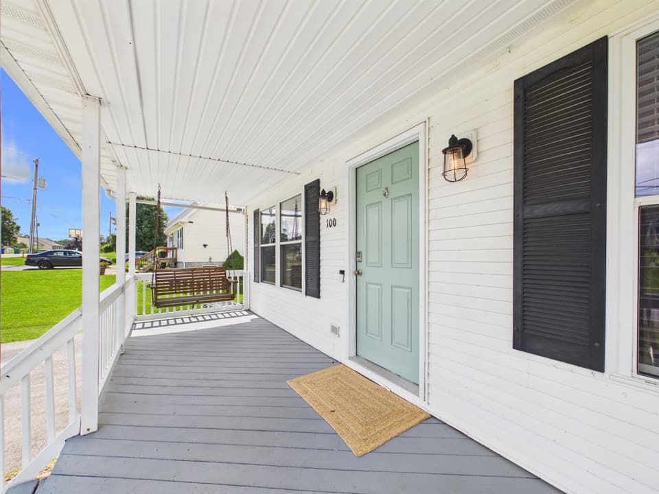 100 Cullen Court, photo 7 of 40