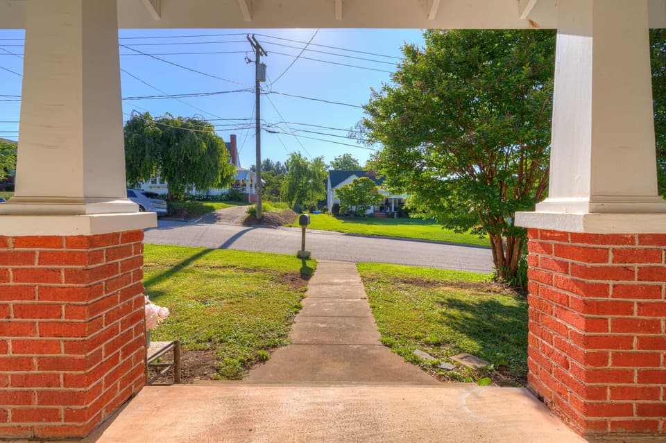 110 Lester Street, photo 6 of 40