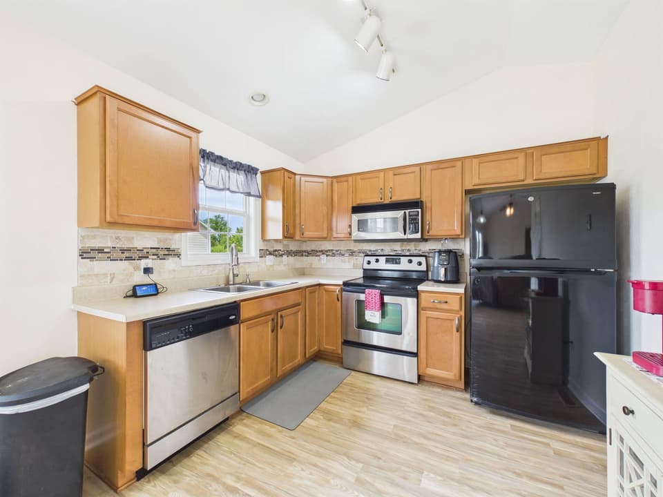 110 Aster Lane, photo 16 of 40