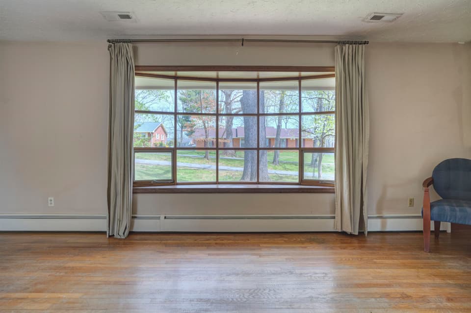 345 Overhill Road, photo 9 of 40