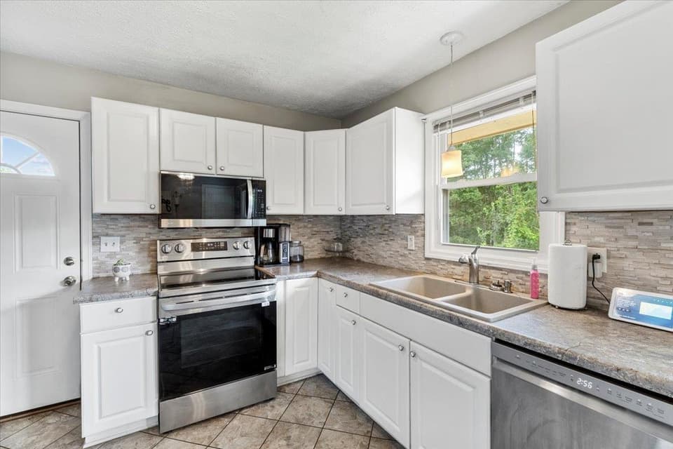 2318 Plateau Drive, photo 8 of 40
