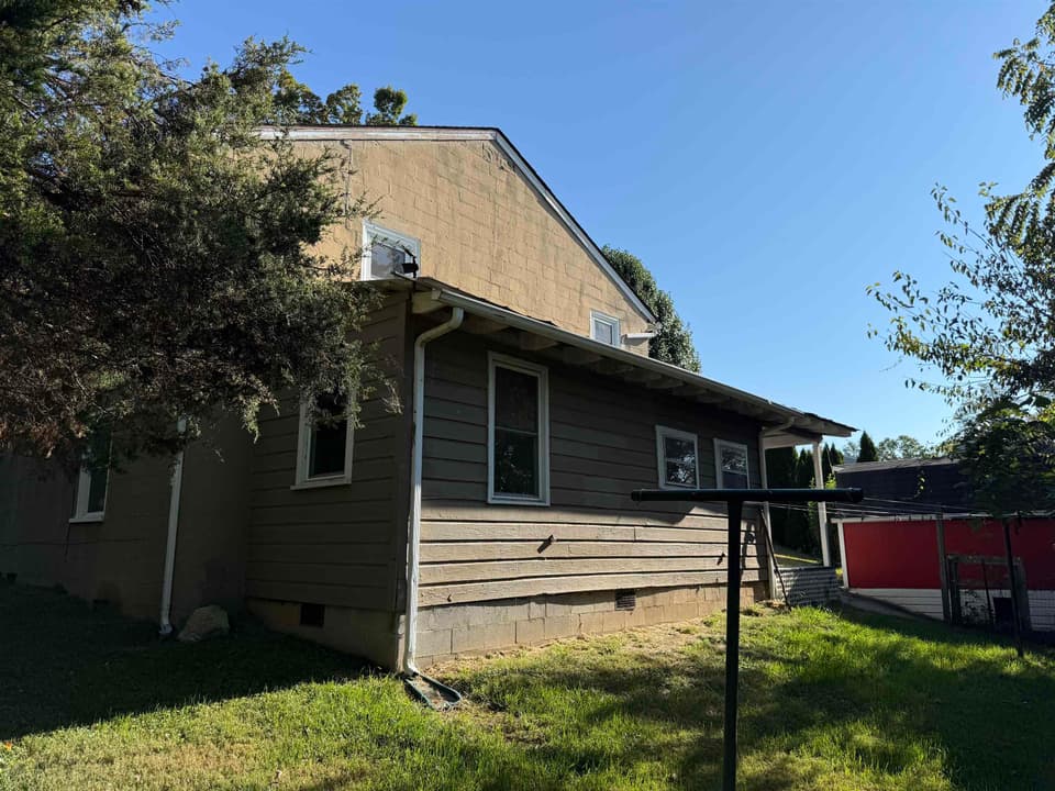 945 Montgomery Street, photo 28 of 31