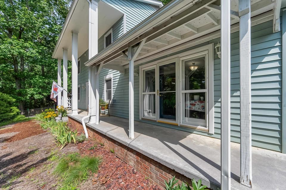 1160 Sherwood Drive, photo 10 of 40