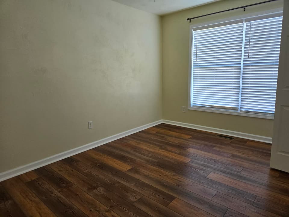 440 Windsor Dr, photo 20 of 33