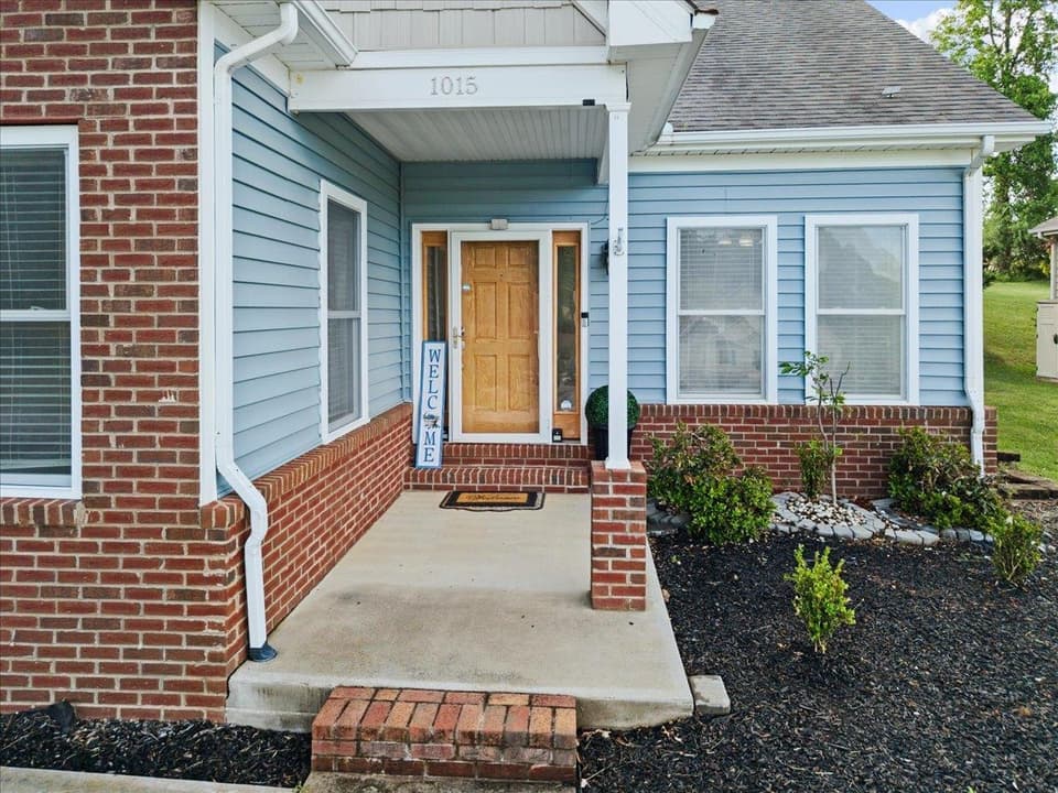 1015 Falor Lane, photo 6 of 40