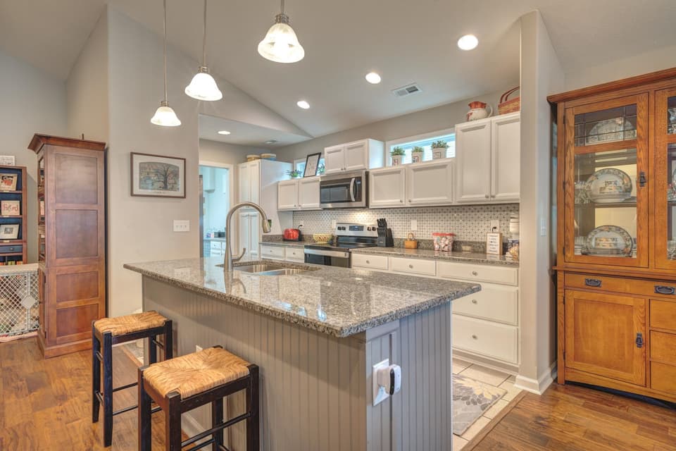 2160 Glade Drive SE, photo 18 of 40
