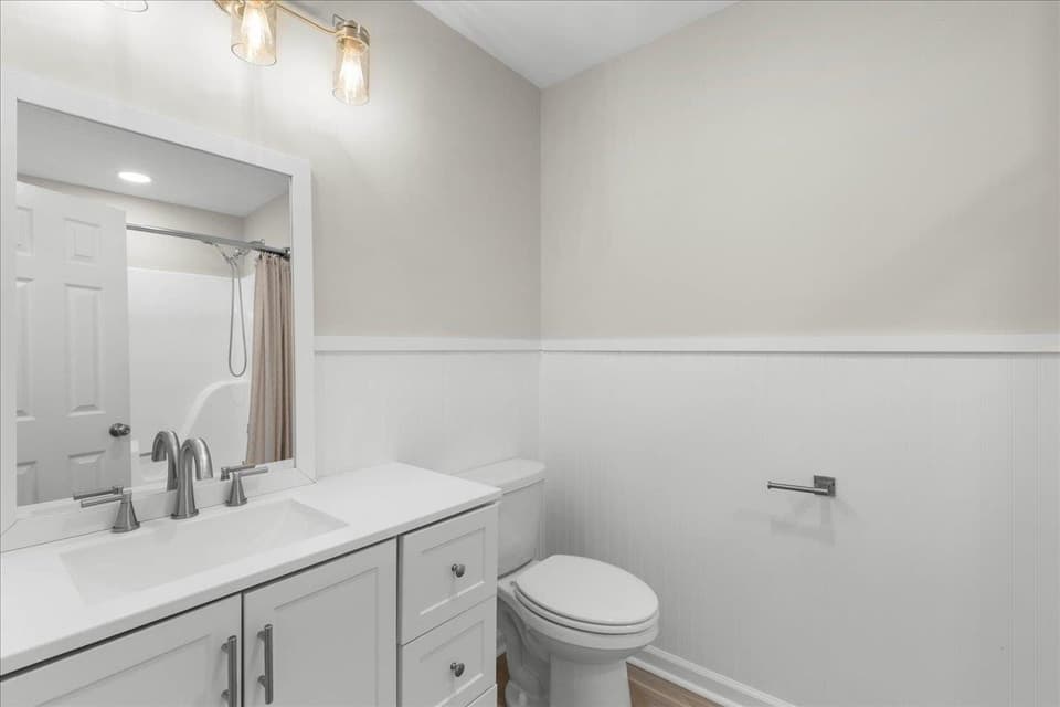 1370 Roanoke Street, photo 14 of 40