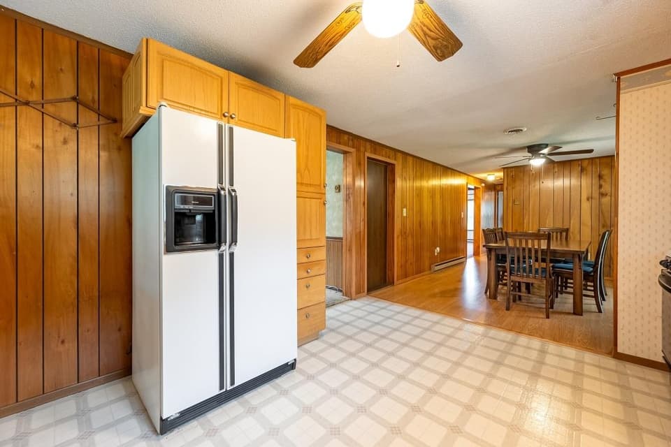 1045 Brown Street, photo 16 of 40
