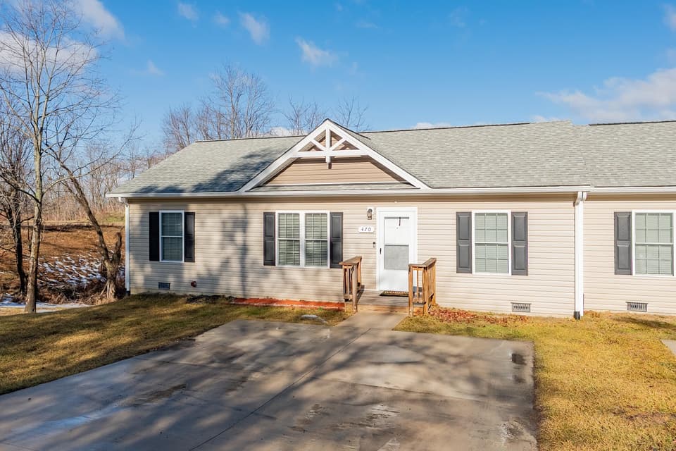 470 Depot Street NE, photo 6 of 40