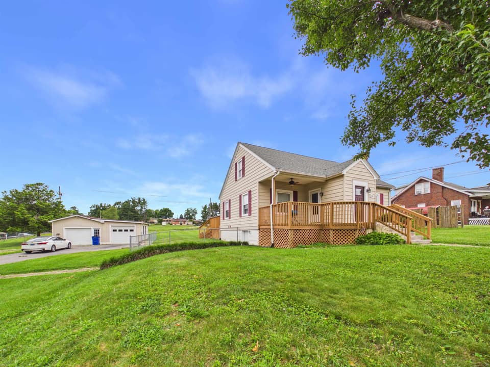 195 Church Street, photo 2 of 40