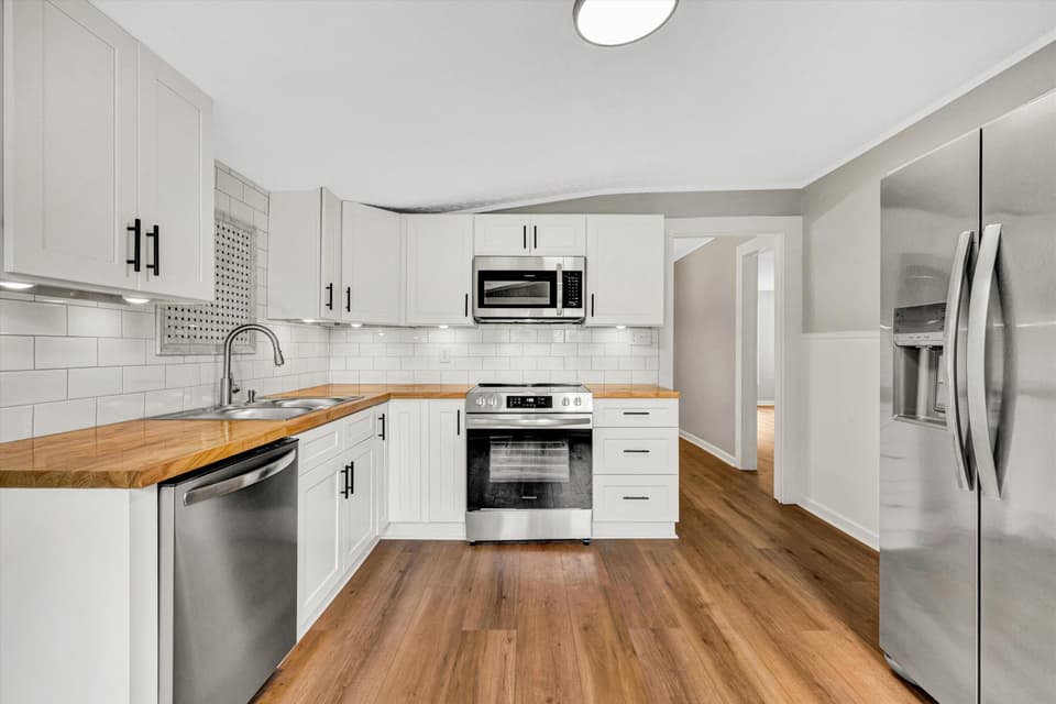 955 Church St NE, photo 18 of 33