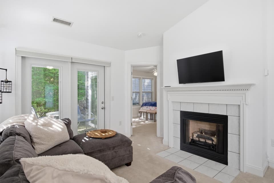 450 Silver Leaf Drive, photo 11 of 27