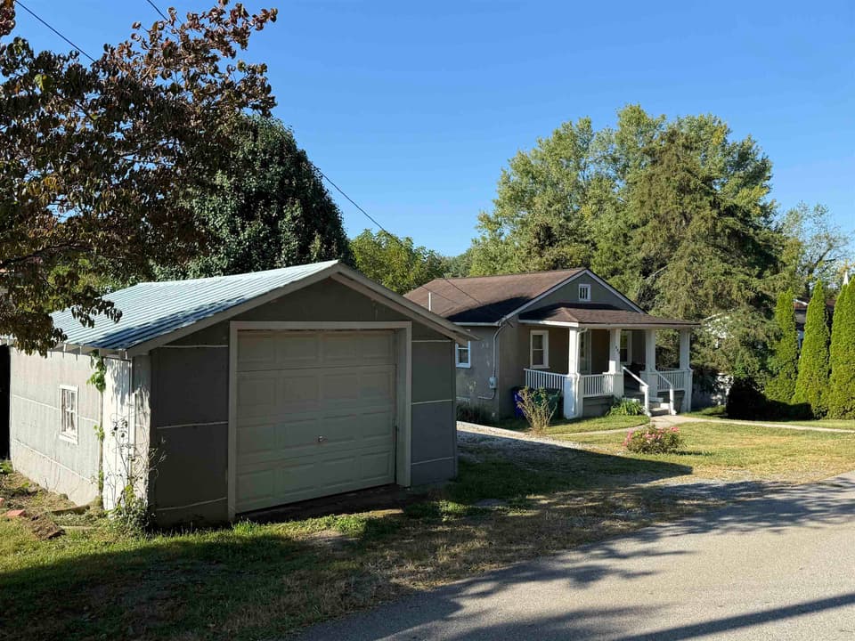 945 Montgomery Street, photo 29 of 31