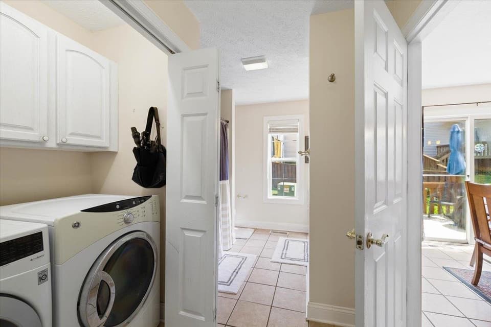 410 Oak Tree Boulevard, photo 19 of 29