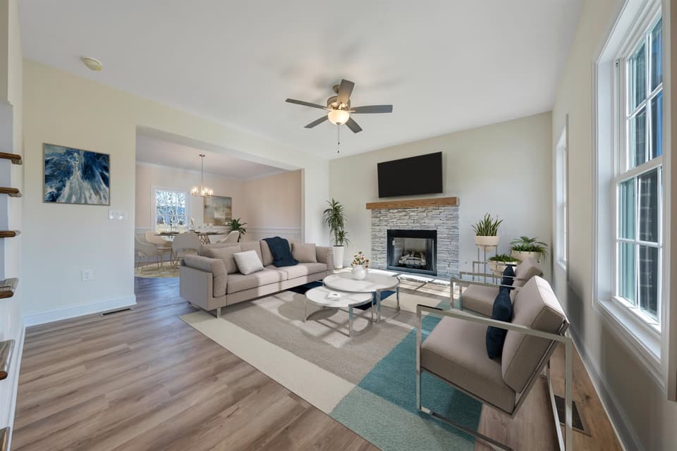 970 Holland Loop, photo 4 of 13