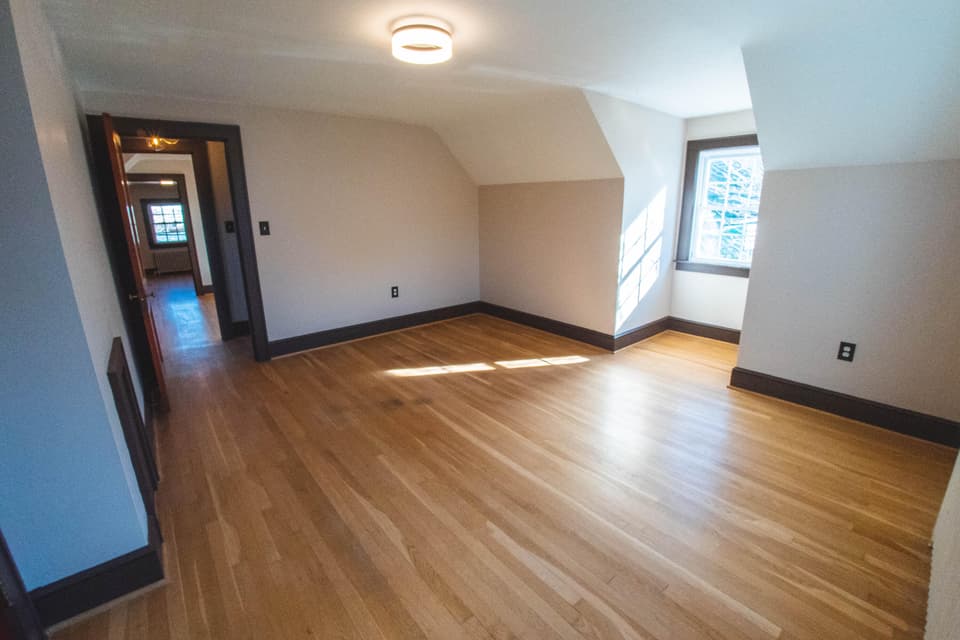 411 W Main St, photo 20 of 37