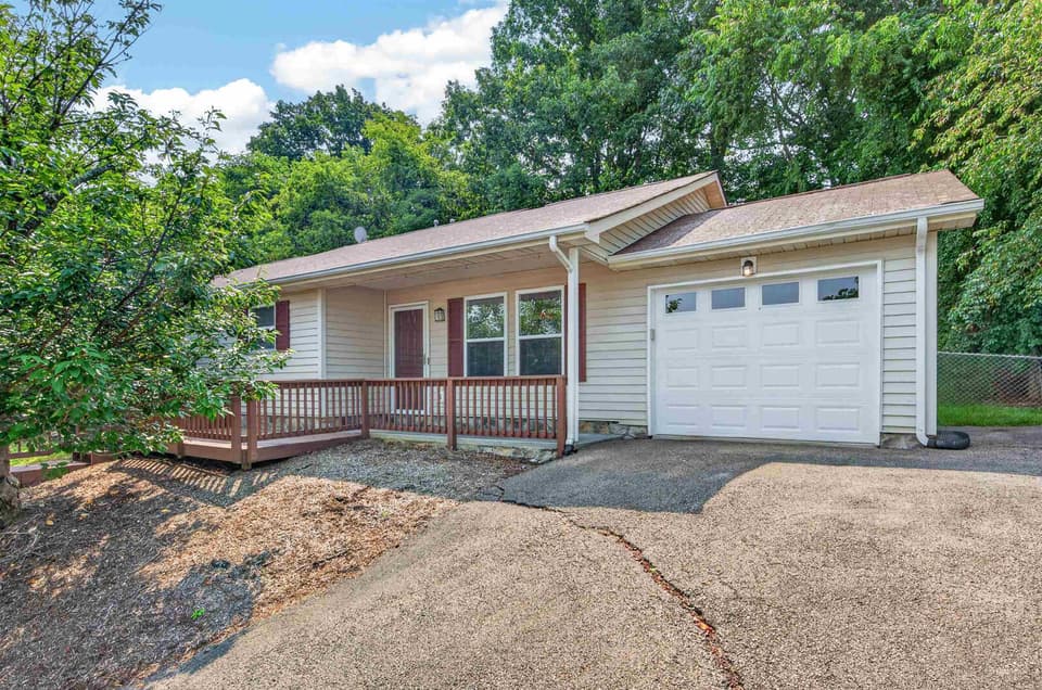 650 Kamran Drive, photo 34 of 40