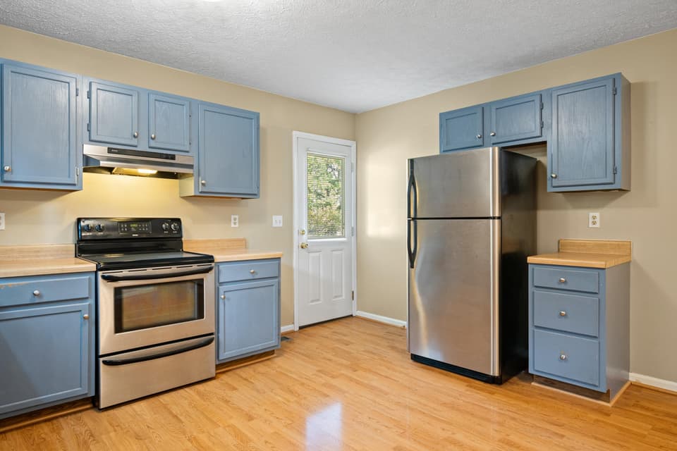 1305 Chestnut Drive, photo 12 of 40