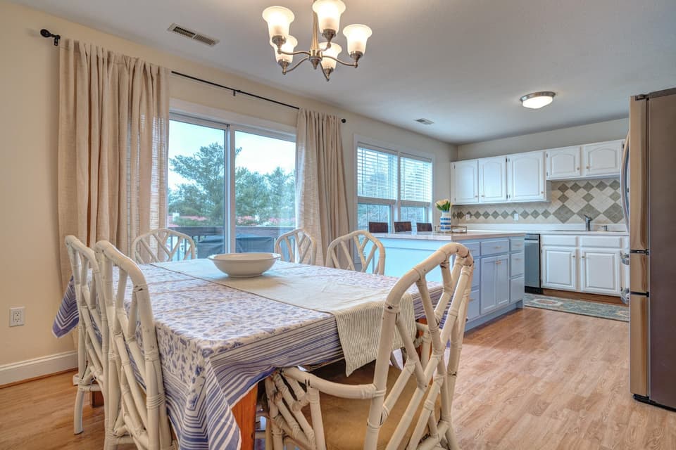 250 Silver Leaf Drive, photo 13 of 40