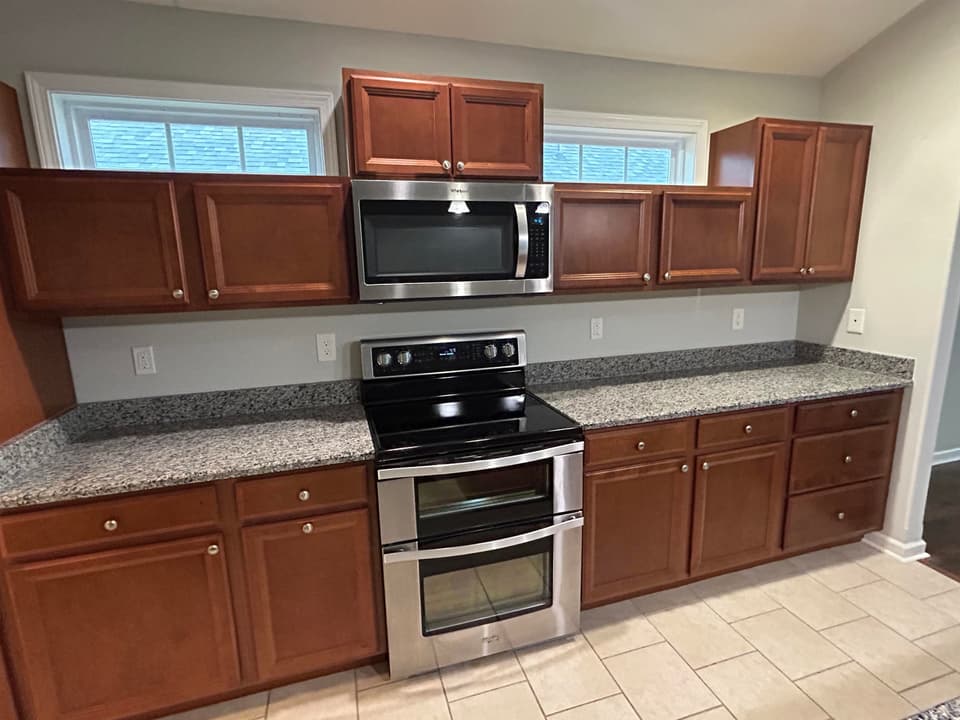 2225 Giles Drive, photo 7 of 23