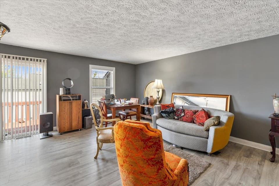 205 Tall Oak Boulevard, photo 17 of 40