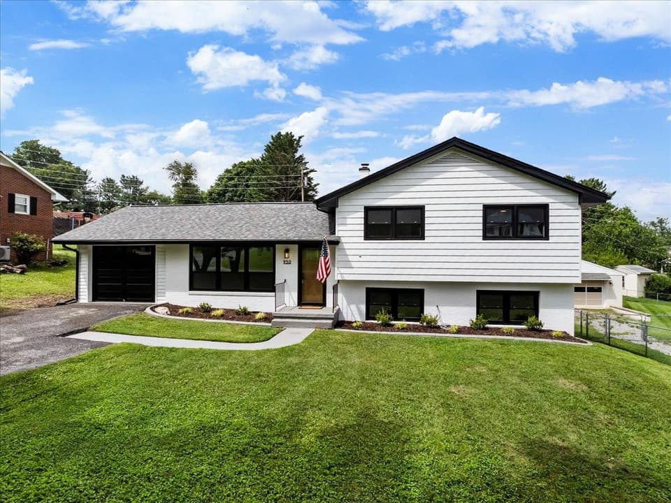 950 McHenry Avenue, photo 2 of 40