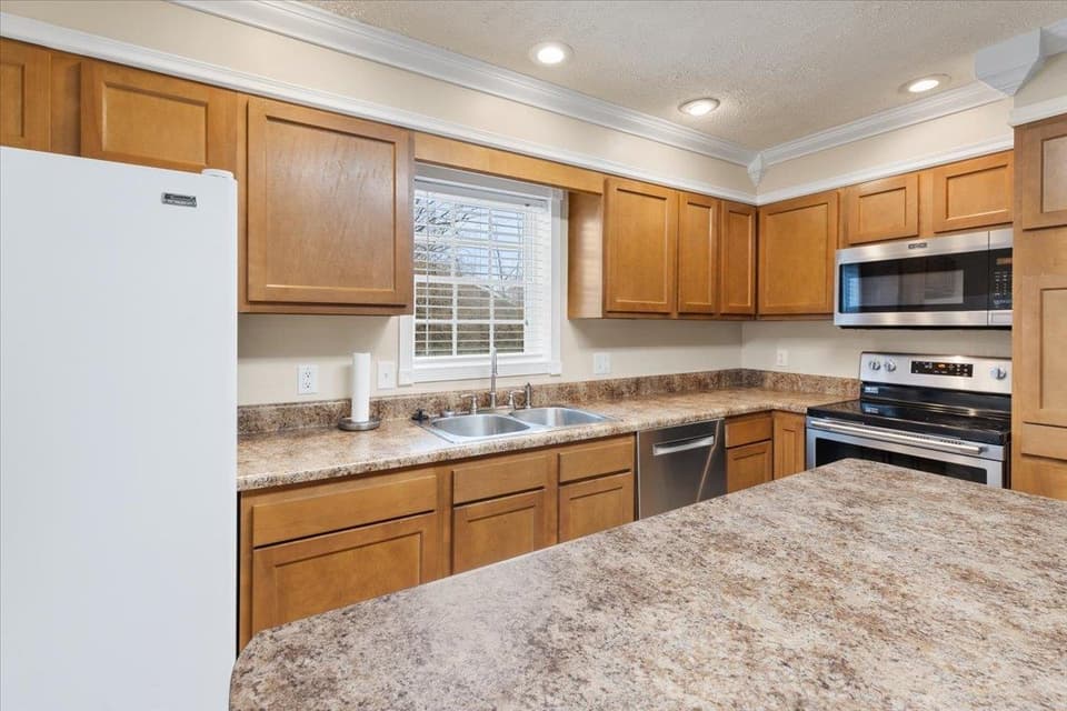 106 Miller Street SE, photo 15 of 40