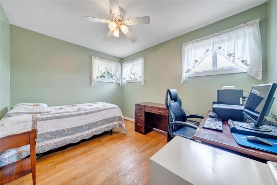 625 Mountainview Drive SW, photo 11 of 31