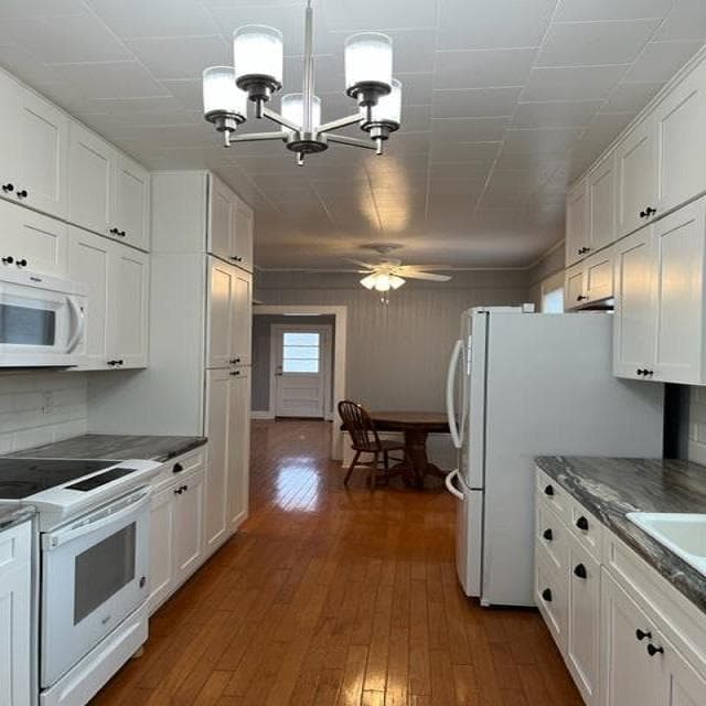 509 Lester Street, photo 9 of 24