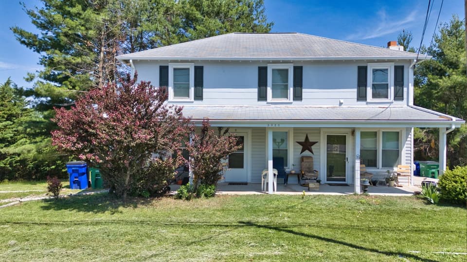 3920 Roanoke Street, photo 2 of 14