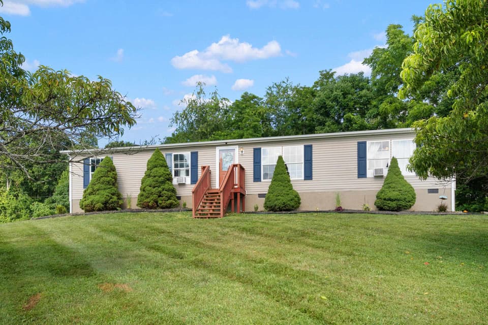 678 Peachtree Hill, photo 3 of 40