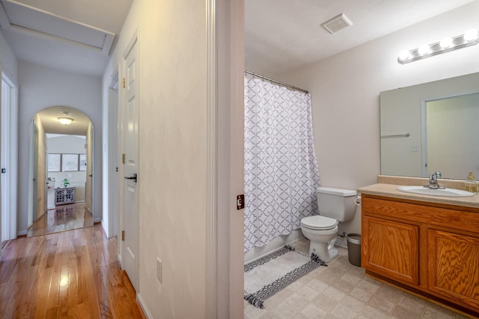 200 Wistaria Drive, photo 14 of 34