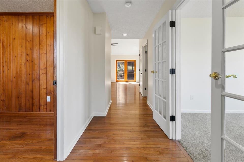 4660 Blue Heron Drive, photo 5 of 40