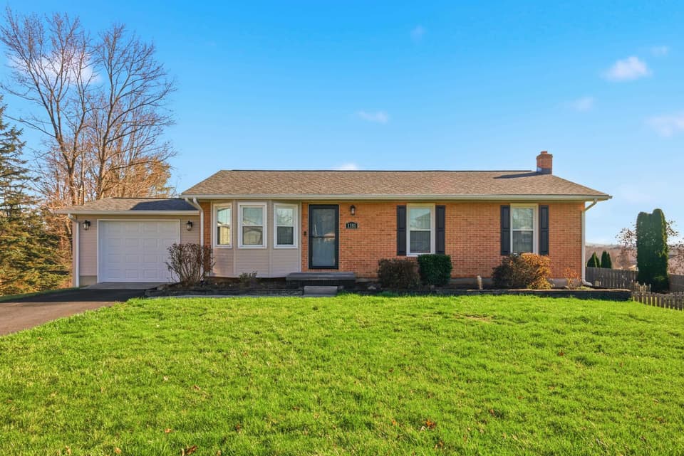 1381 Dow Street, photo 3 of 40