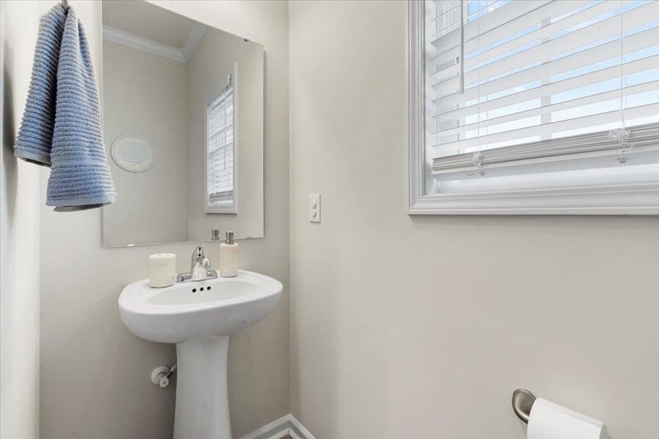 980 Holland Loop NW, photo 25 of 40
