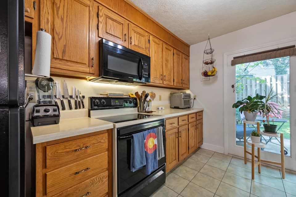 705 Colhoun Street NE, photo 20 of 40
