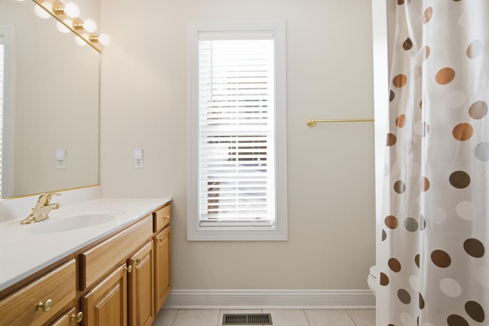380 Oaktree Boulevard, photo 22 of 40
