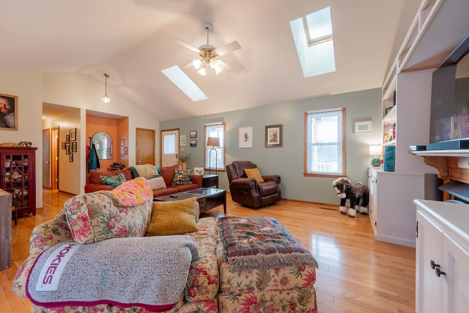 225 Pelham Lane, photo 14 of 40