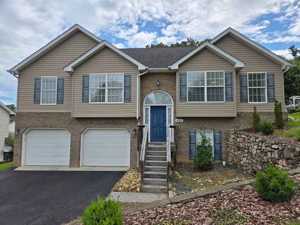 440 Windsor Dr, photo 33 of 33