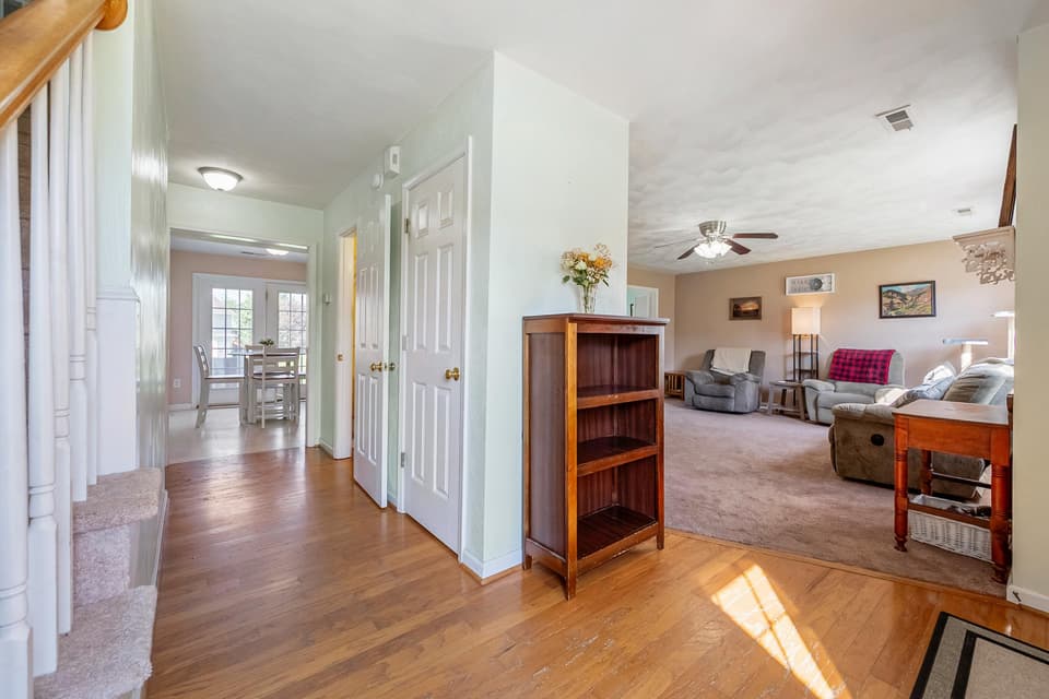 210 Berkshire Drive, photo 5 of 40