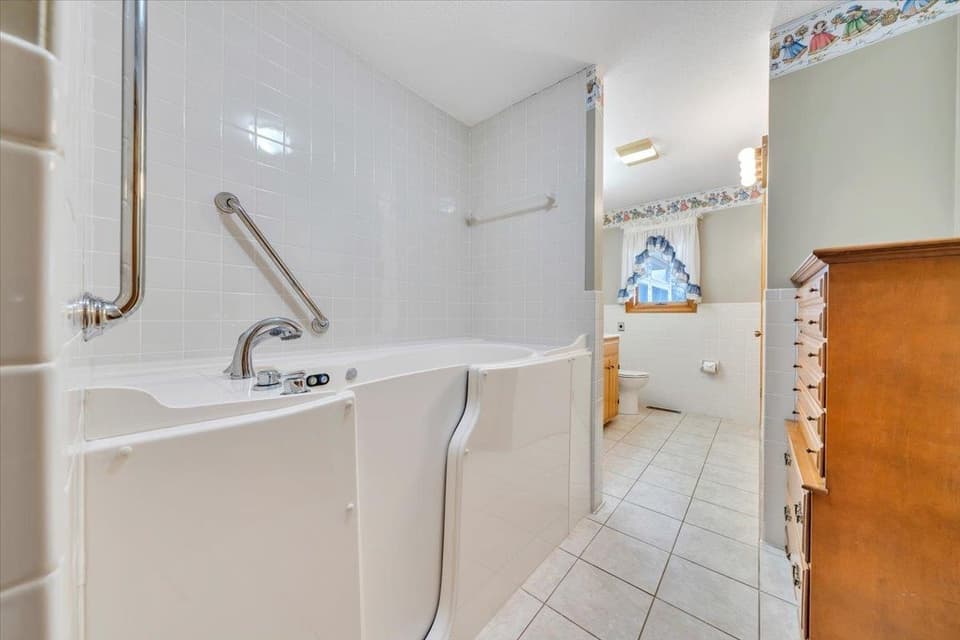 290 Patricia Lane SE, photo 37 of 40