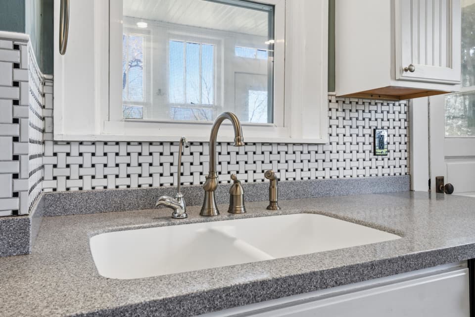 805 W Main Street, photo 25 of 40