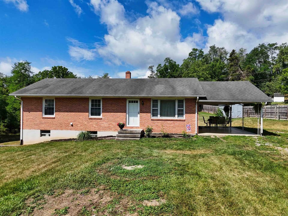 2614 Childress Road, photo 2 of 31