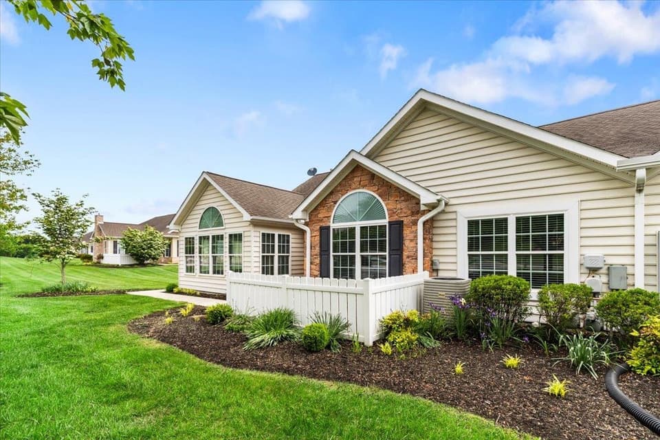225 Patriot Way Unit 62, photo 5 of 40
