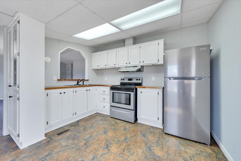 1631 Blue Spruce Drive, photo 9 of 33