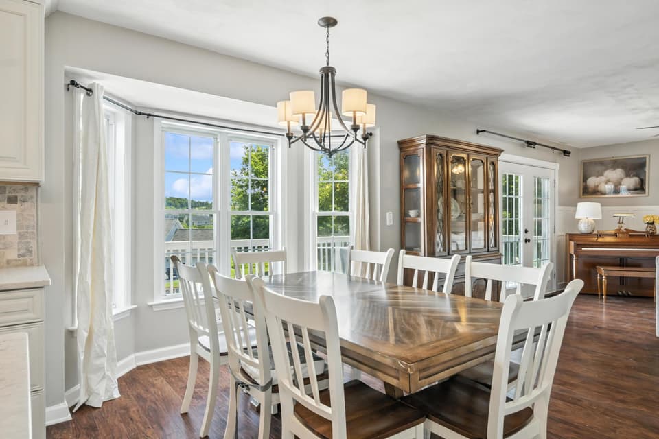 50 Sapphire Avenue, photo 14 of 39