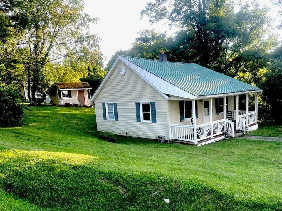 1040 Long Street, photo 2 of 21