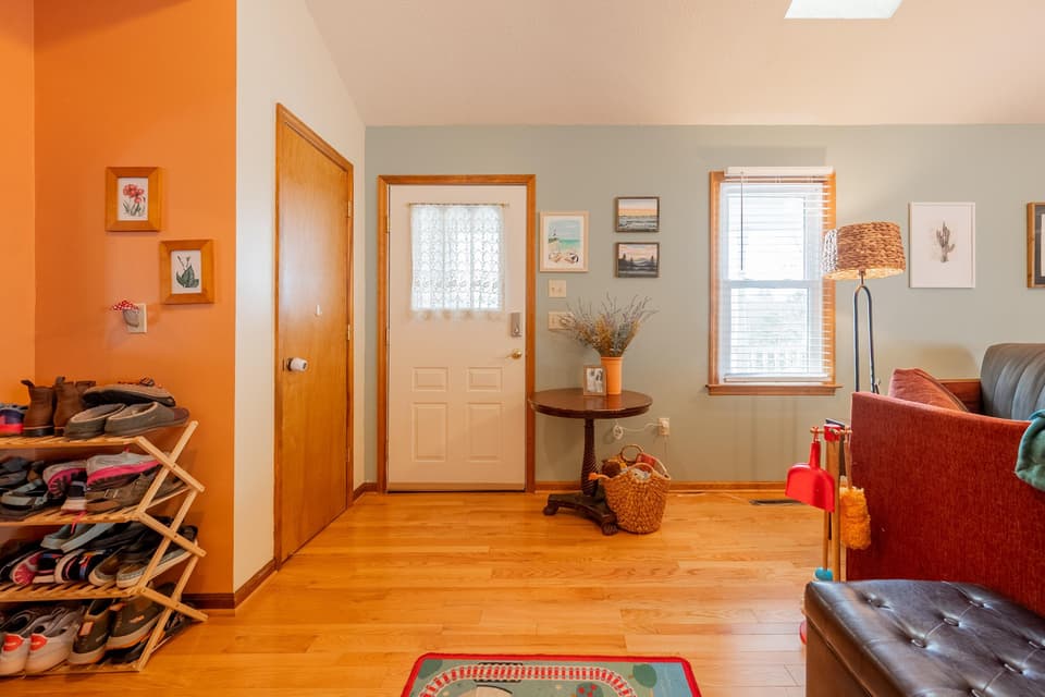 225 Pelham Lane, photo 7 of 40